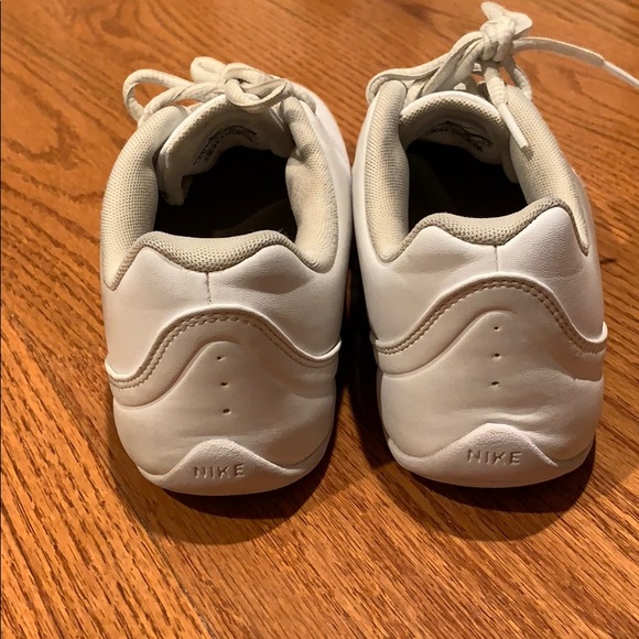 Nike sneakers - Picture 4 of 6